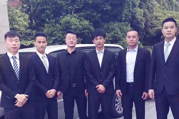 ?武漢男子申請保護令無果，雇環宇兄弟保鏢保護安全